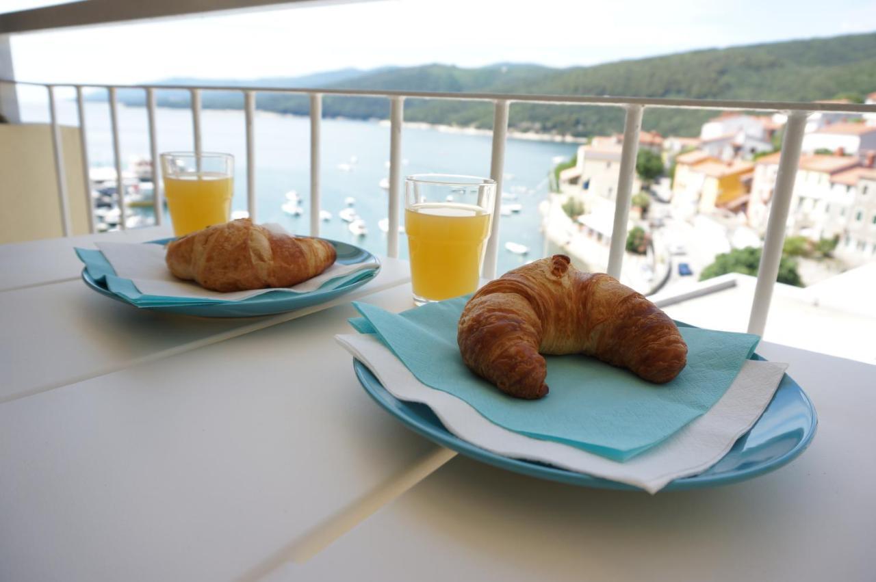 Apartment Layla - Intermezzo With Sea View In Center Of Rabac Exterior foto