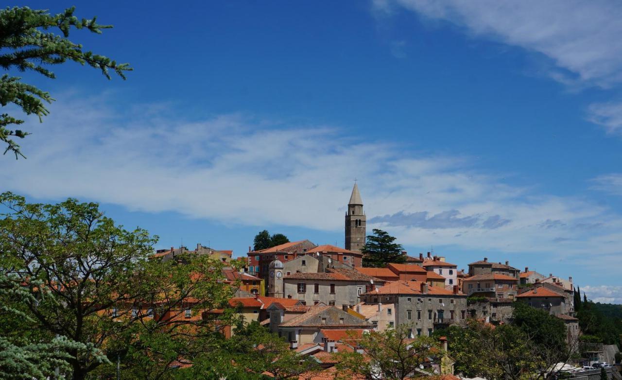 Apartment Layla - Intermezzo With Sea View In Center Of Rabac Exterior foto