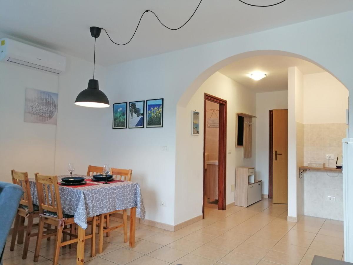 Apartment Layla - Intermezzo With Sea View In Center Of Rabac Exterior foto