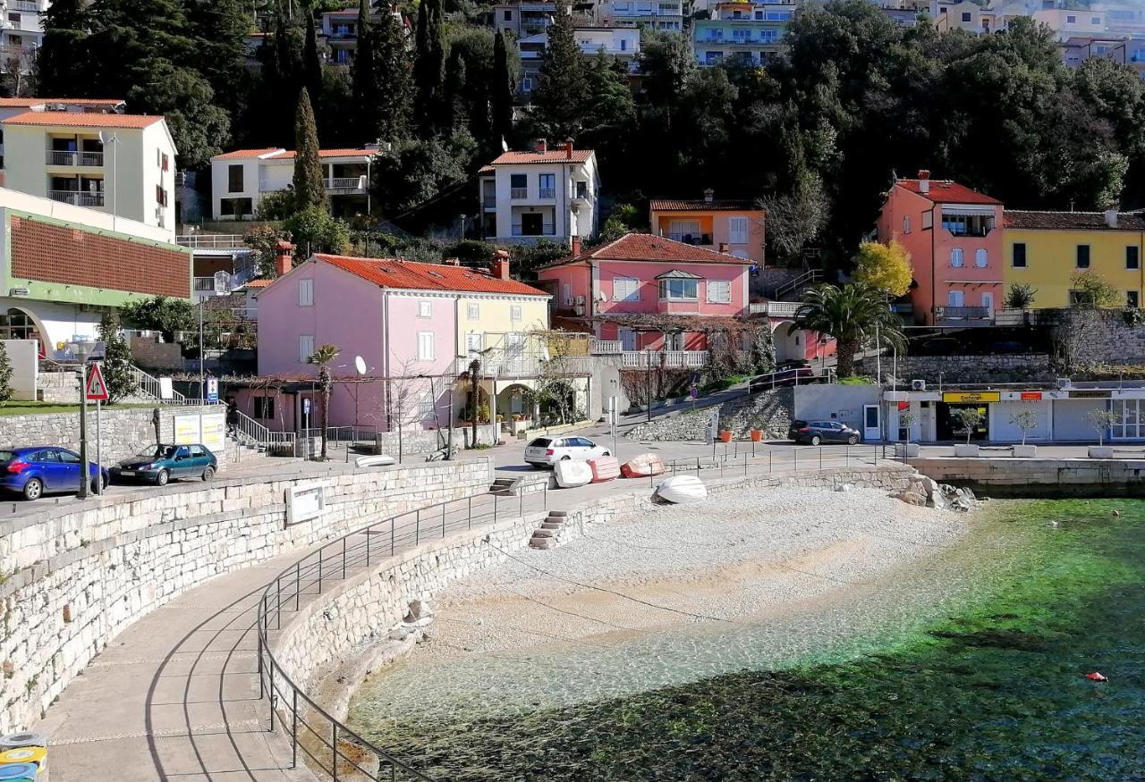 Apartment Layla - Intermezzo With Sea View In Center Of Rabac Exterior foto