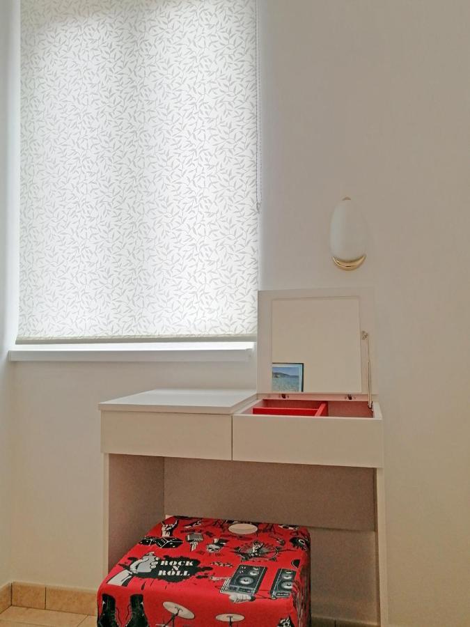 Apartment Layla - Intermezzo With Sea View In Center Of Rabac Exterior foto