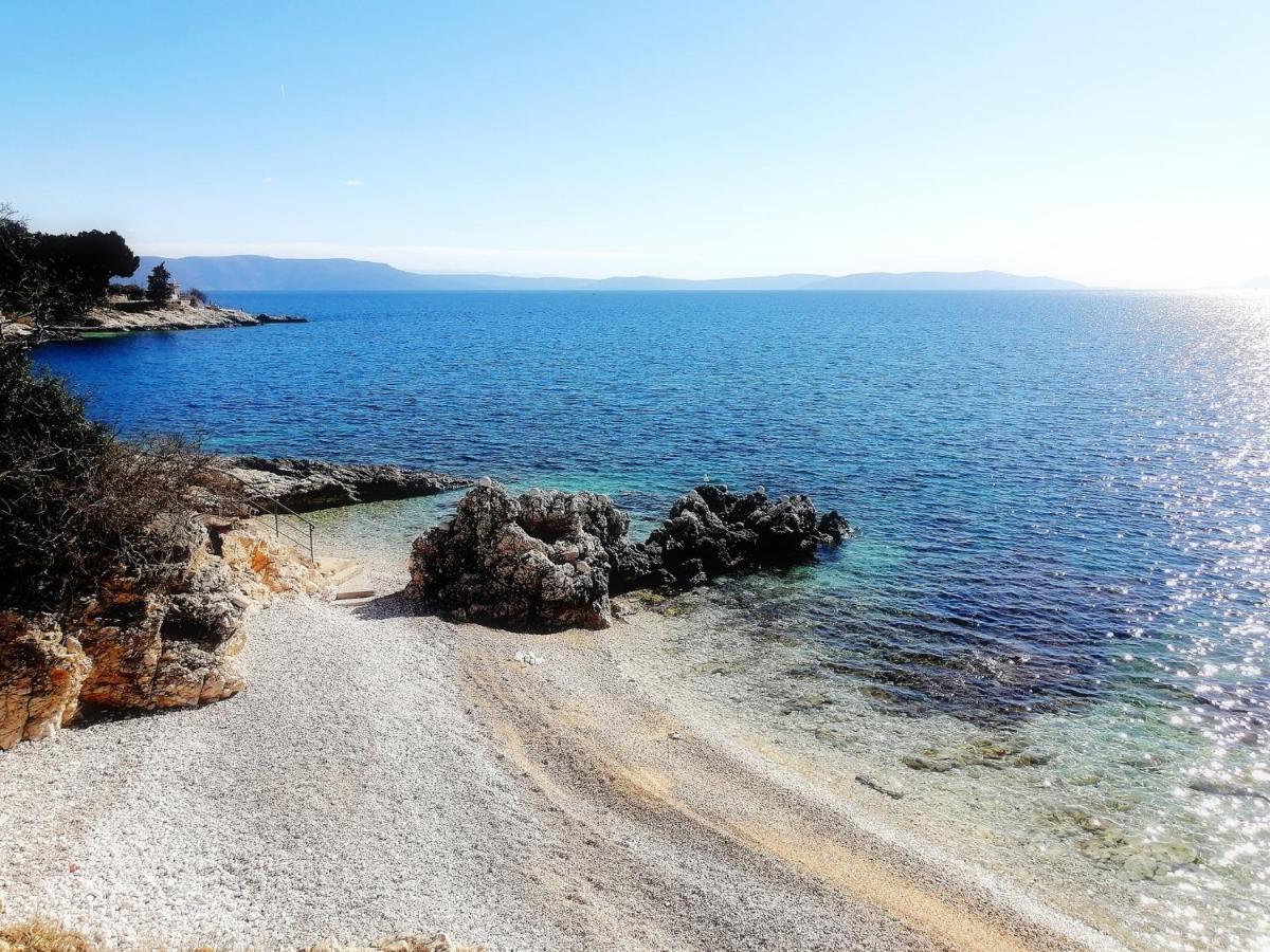Apartment Layla - Intermezzo With Sea View In Center Of Rabac Exterior foto